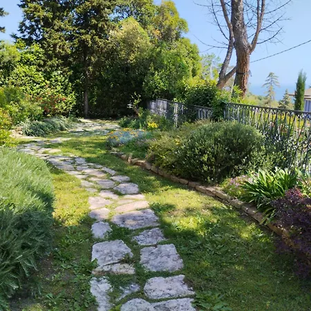 Lara Roseto Degli Abruzzi