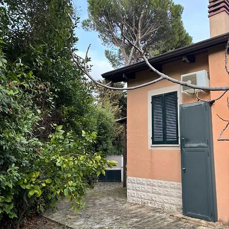 Lara Roseto Degli Abruzzi